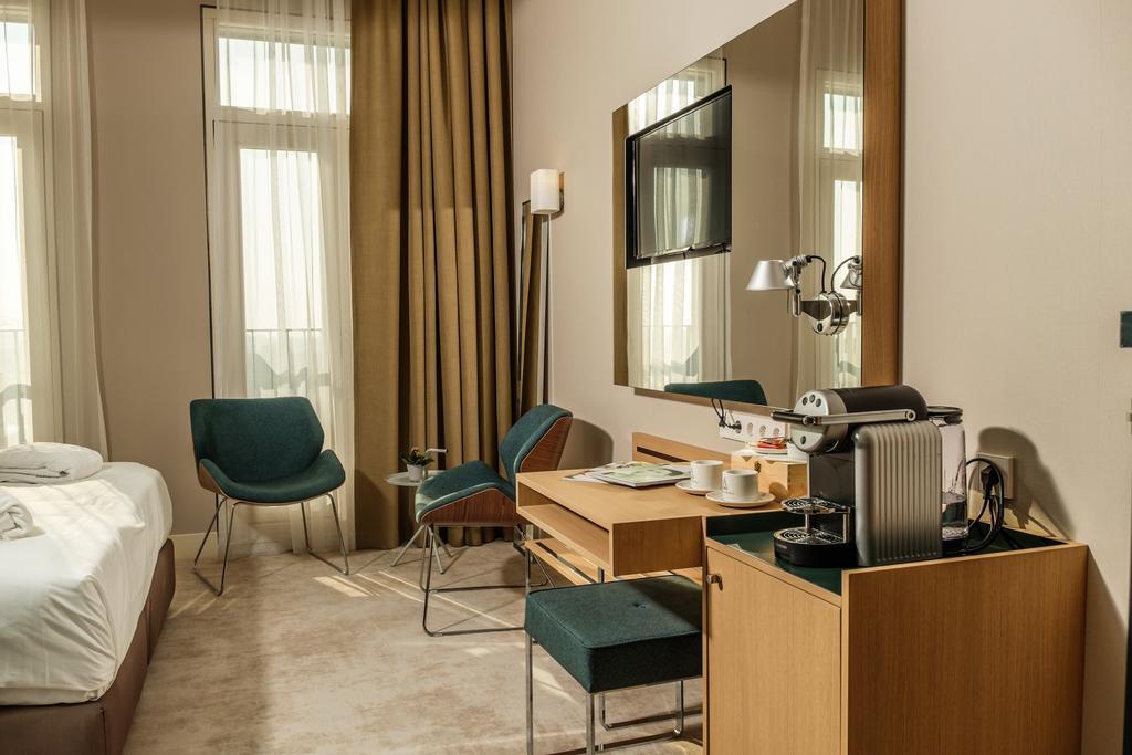 Amadi Panorama Hotel Ámsterdam Habitación foto