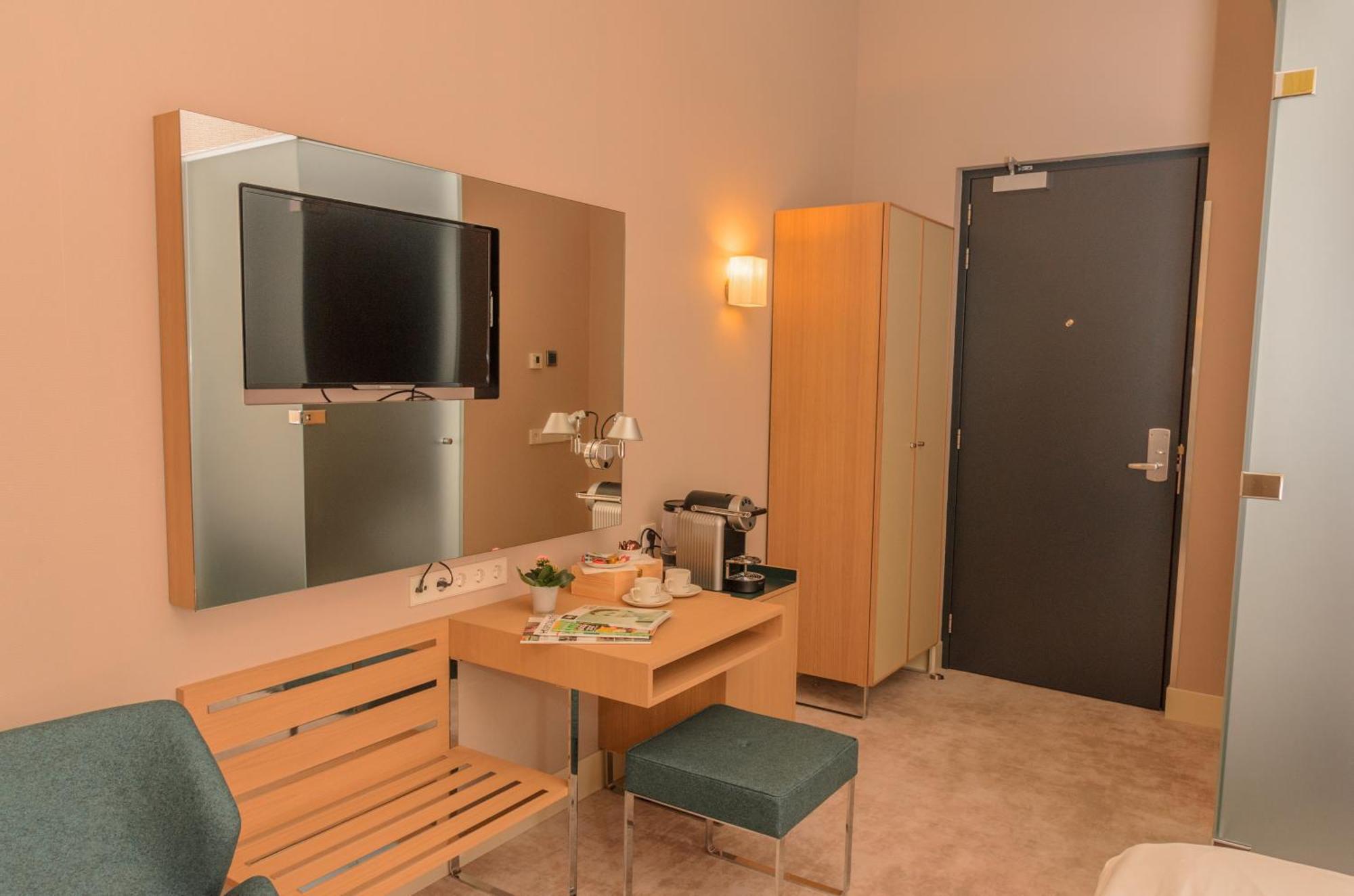 Amadi Panorama Hotel Ámsterdam Habitación foto